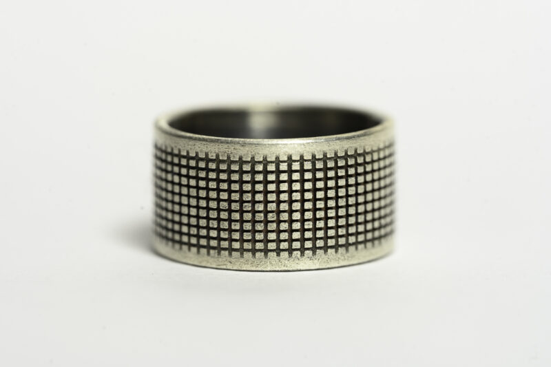 Grid Band in Sterling Silver